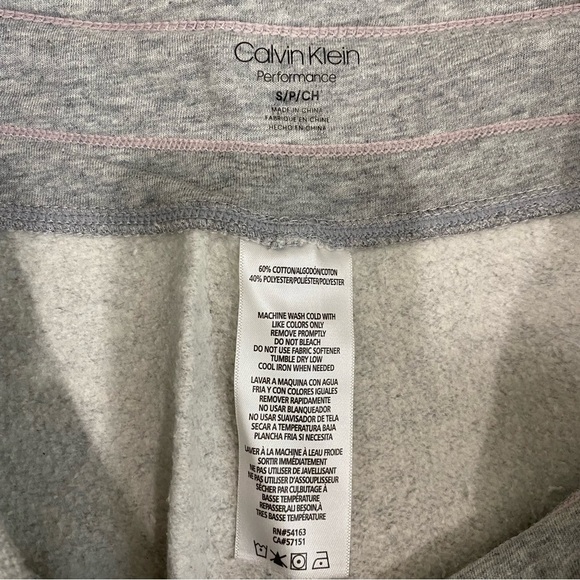 Calvin Klein | Grey Mid Rise Sweatpant Jogger 🤍 - Picture 4 of 7